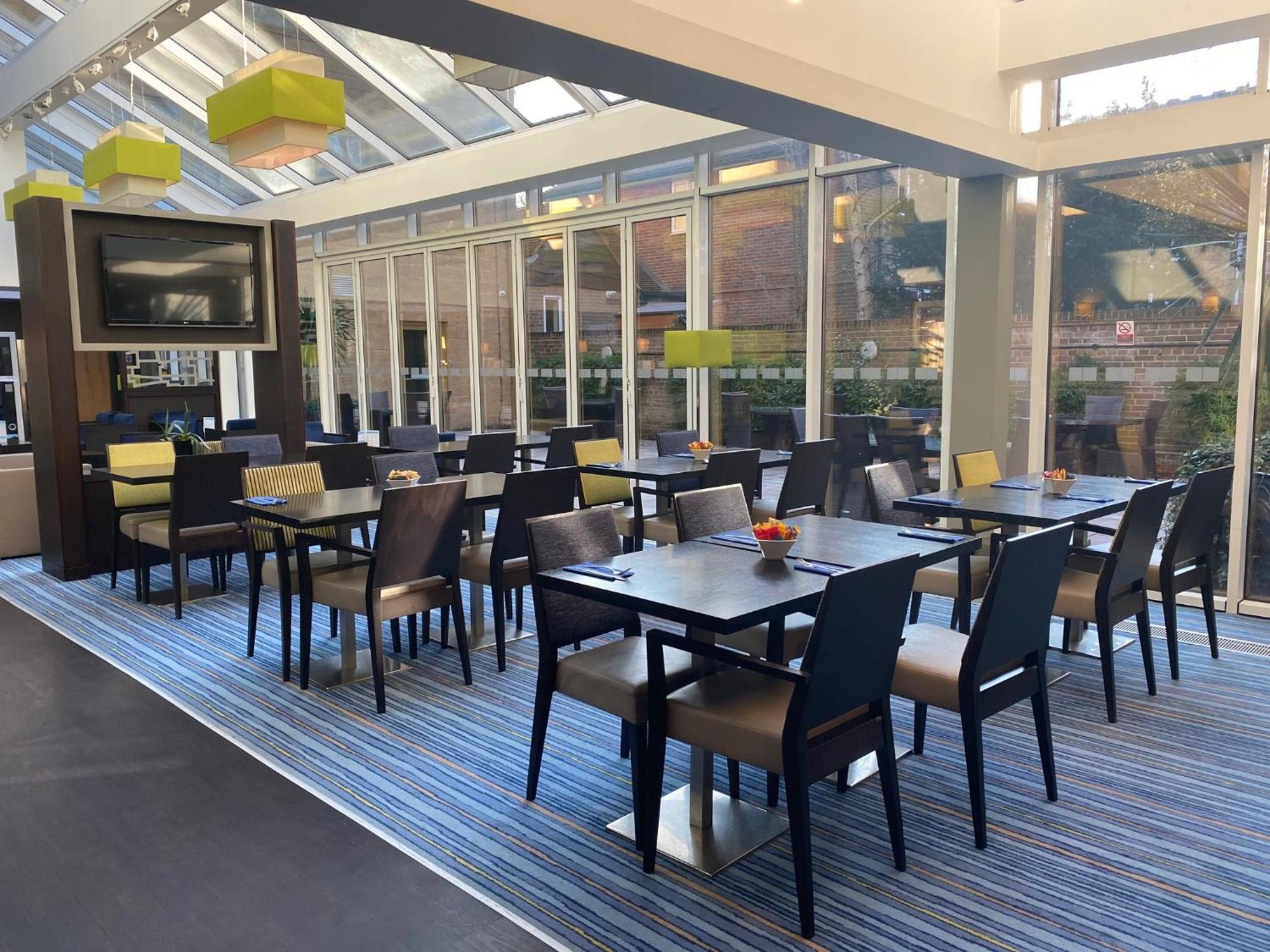 Holiday Inn Express Windsor By Ihg Dış mekan fotoğraf