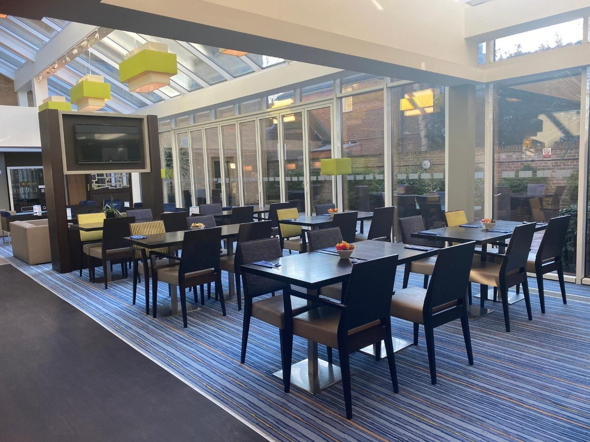 Holiday Inn Express Windsor By Ihg Dış mekan fotoğraf