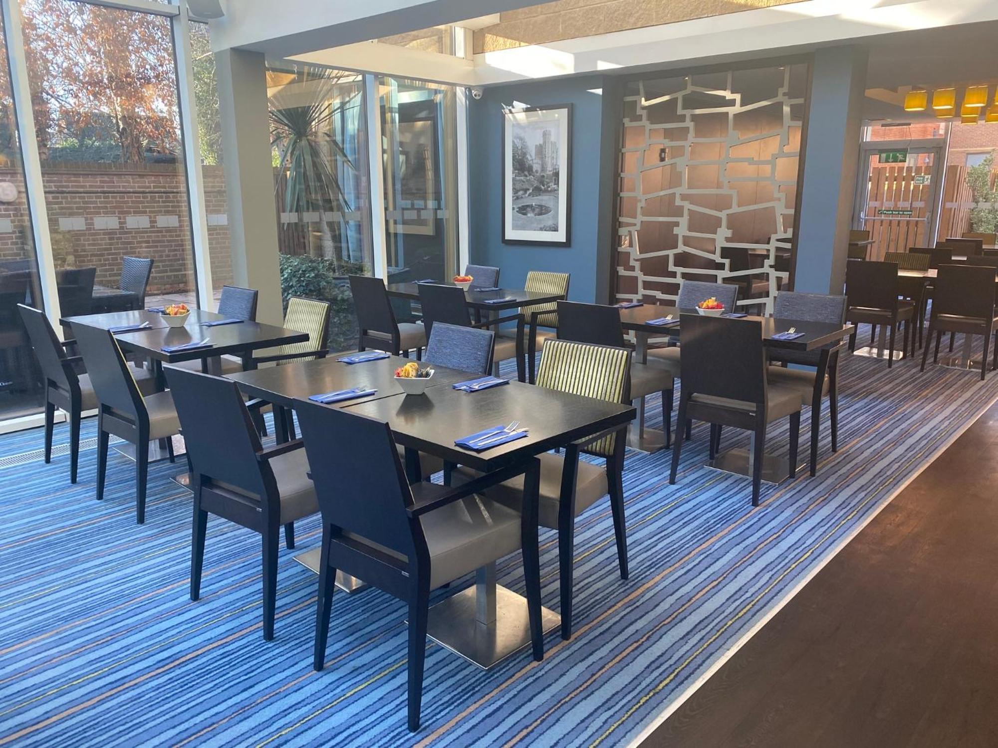 Holiday Inn Express Windsor By Ihg Dış mekan fotoğraf