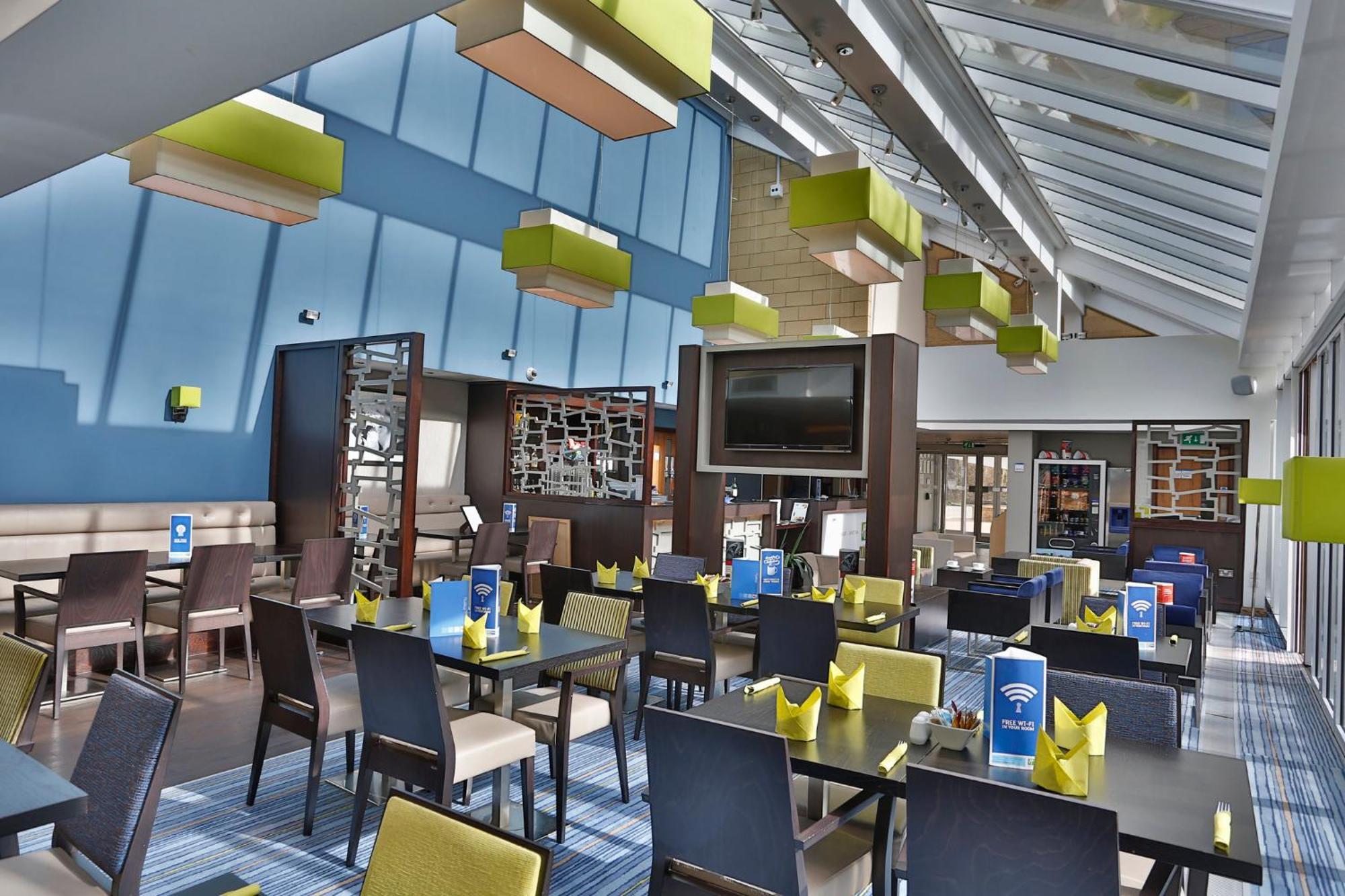 Holiday Inn Express Windsor By Ihg Dış mekan fotoğraf