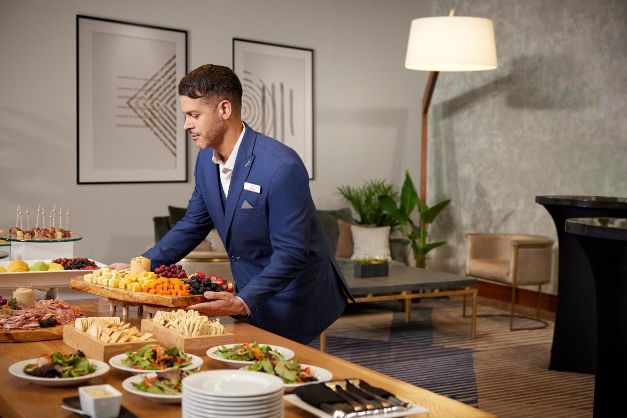 Holiday Inn Express Windsor By Ihg Dış mekan fotoğraf