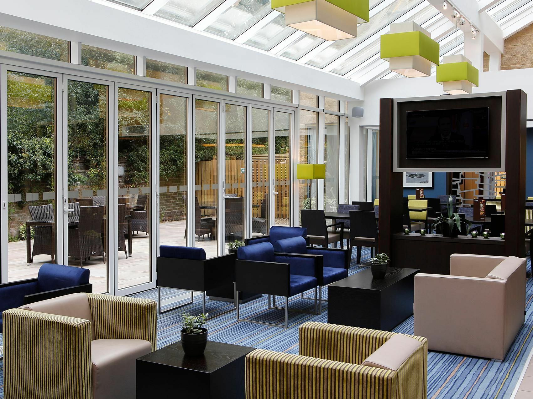 Holiday Inn Express Windsor By Ihg Dış mekan fotoğraf