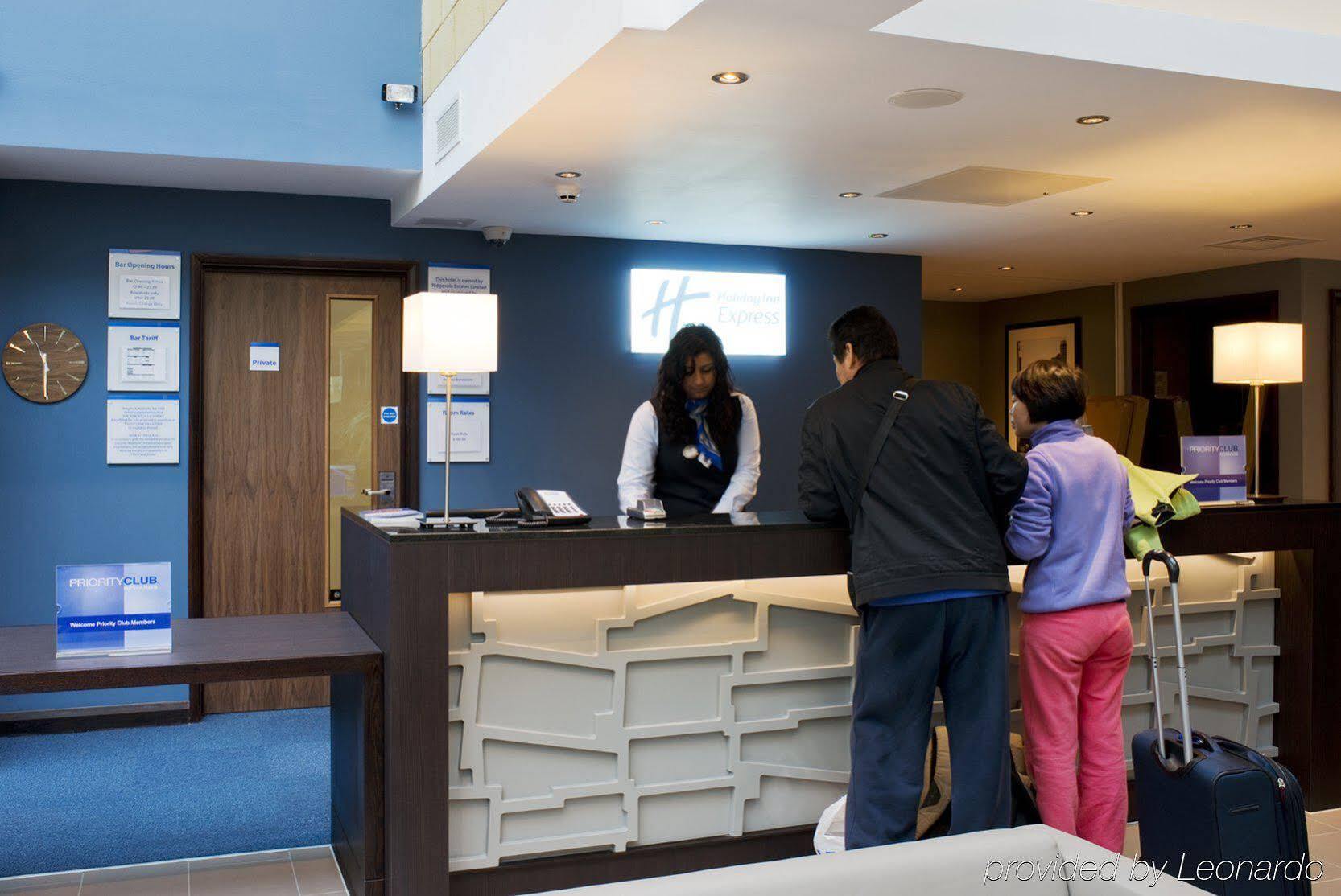 Holiday Inn Express Windsor By Ihg Dış mekan fotoğraf