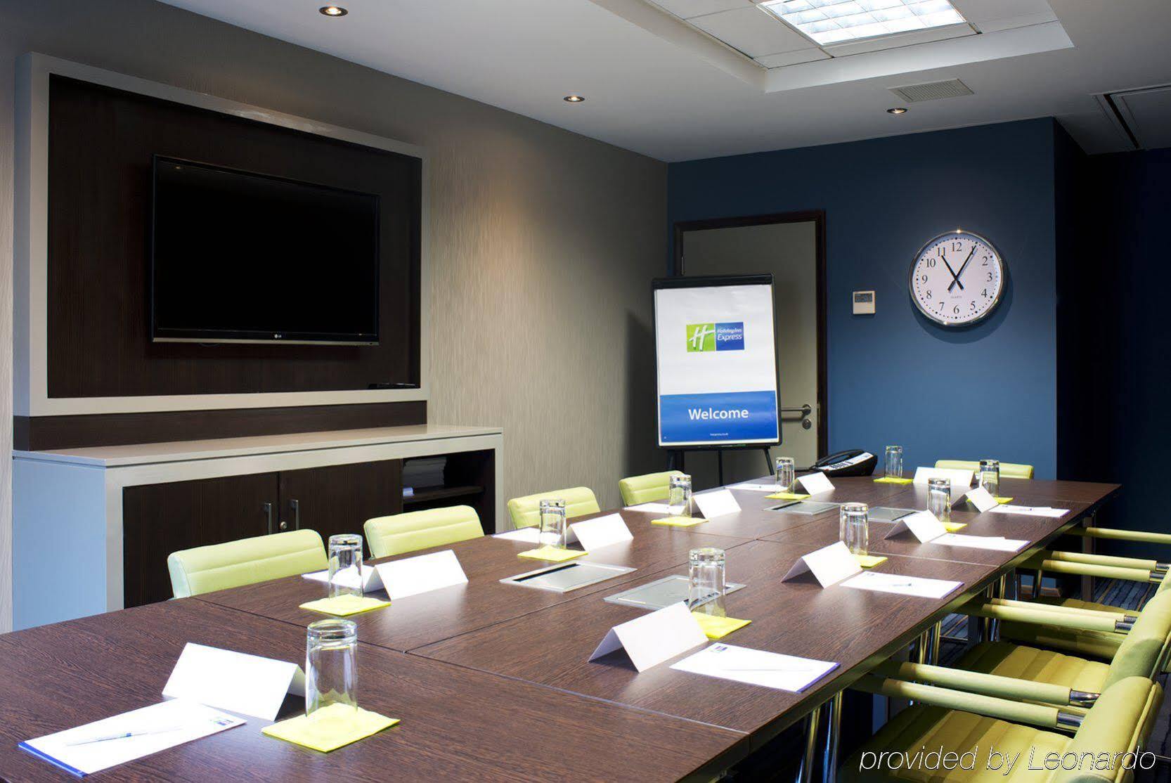 Holiday Inn Express Windsor By Ihg Dış mekan fotoğraf